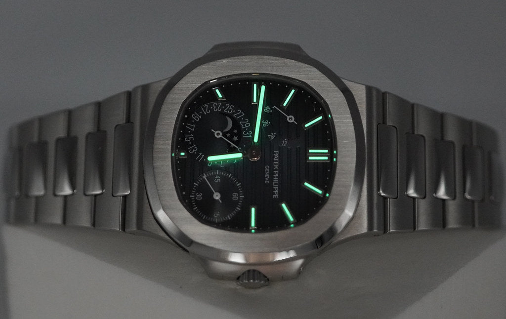 Patek PHILIPPE 5712/1A STAINLESS STEEL NAUTILUS BLUE DIAL MOONPHASE 2022 FULL SET