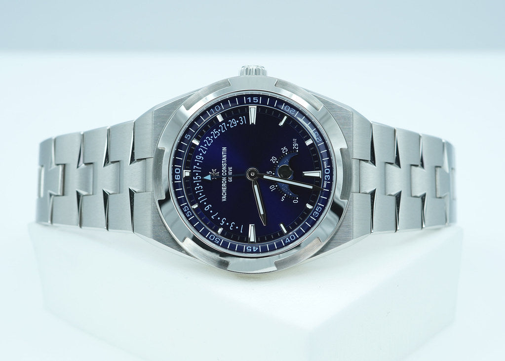 Vacheron CONSTANTIN OVERSEAS 4000V MOONPHASE RETROGRADE DATE BLUE DIAL 2025 FULL SET