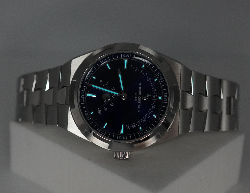 Vacheron CONSTANTIN OVERSEAS 4000V MOONPHASE RETROGRADE DATE BLUE DIAL 2025 FULL SET