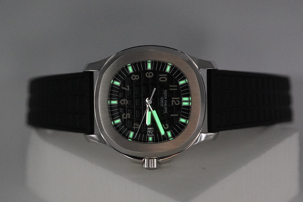 Patek PHILIPPE 5064A AQUANAUT QUARTZ STAINLESS STEEL 35MM 2015 EXTRA STRAPS BOX PAPERS