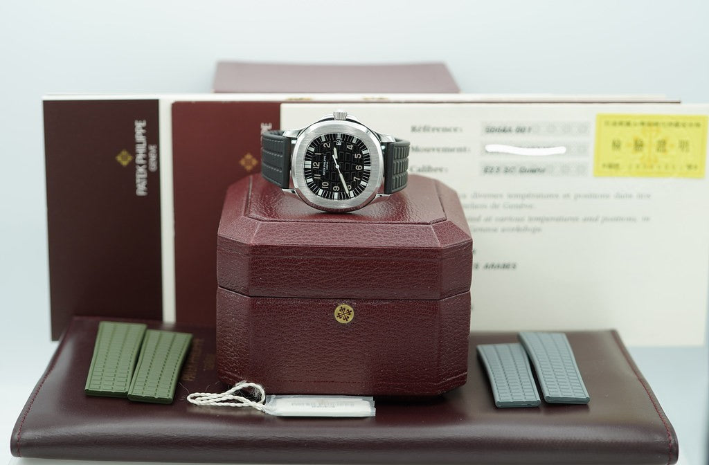 Patek PHILIPPE 5064A AQUANAUT QUARTZ STAINLESS STEEL 35MM 2015 EXTRA STRAPS BOX PAPERS