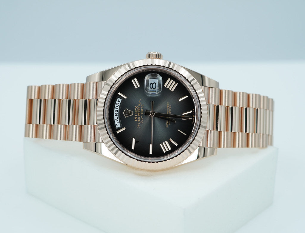 Rolex 228235 DAY DATE 40 ROSE GOLD OMBRE ROMAN DIAL 2025 WARRANTY FULL SET