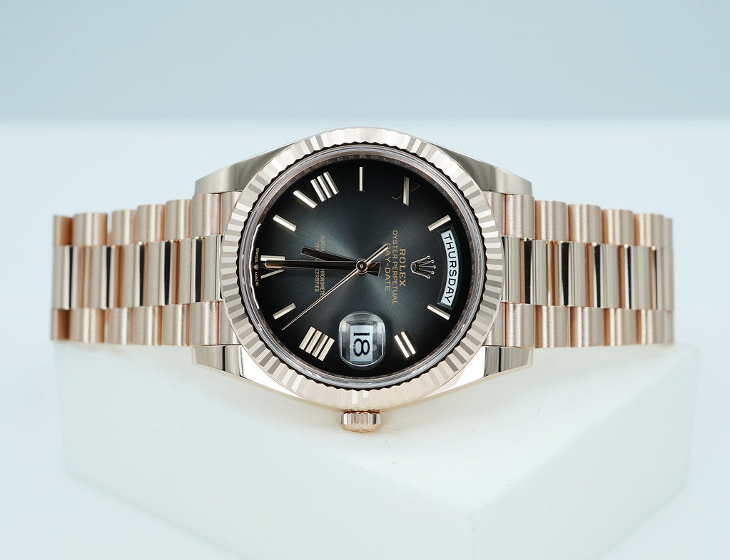 Rolex 228235 DAY DATE 40 ROSE GOLD OMBRE ROMAN DIAL 2025 WARRANTY FULL SET