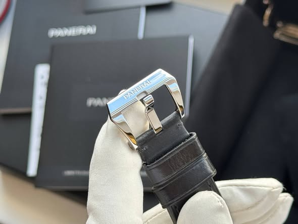 Panerai luminor base logo pam01000